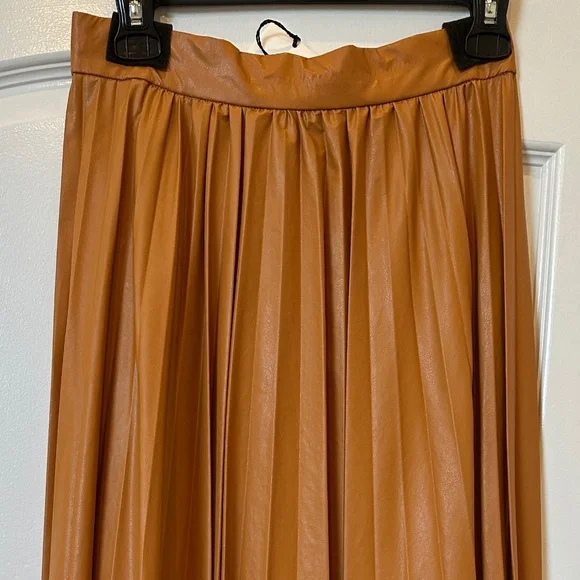 NWT Isabel Marant Davis Asymmetric pleated maxi skirt - faux leather - Picture 3 of 9